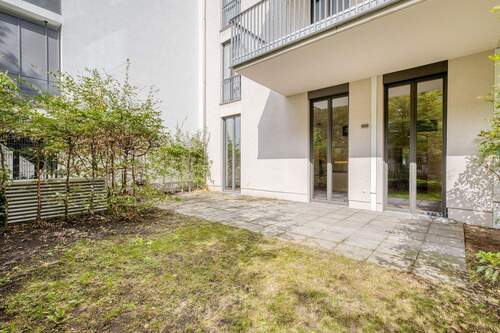 Privatgarten mit Sonnenterrasse - 