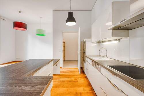 Küche und Hauswirtschaftsraum - 