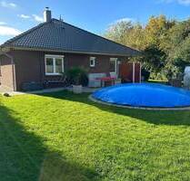 Bungalow mit zwei Terrassen und Außenpool im Grünen - Schönkirchen