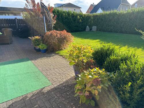 Blick in den Vorgarten - 