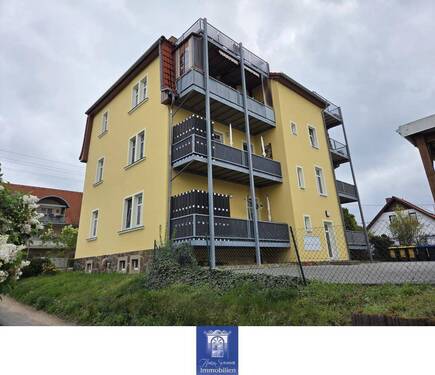 Rückansicht - Ideale Wohnung mit großem Balkon und Blick ins Grüne!