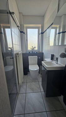 OG Gäste WC mit Dusche - 