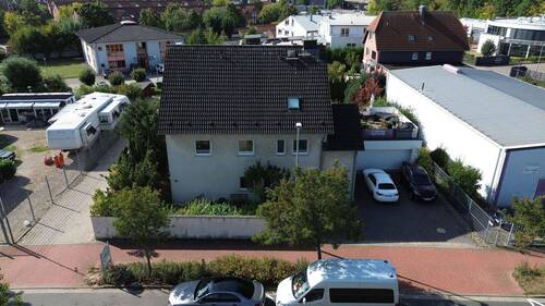 Bild 3 - 7 Zimmer Mehrfamilienhaus, Wohnhaus in Laatzen