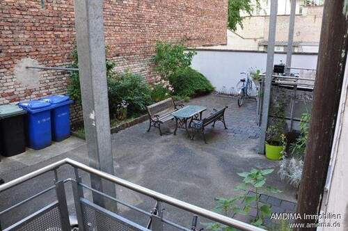 Balkon mit Ausblick - 3-Zimmer-Wohnung im ersten Obergeschoß mit Balkon