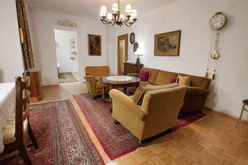 Wohnzimmer mit Blick zur Küche - 