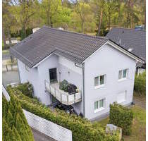 Zweifamilienhaus mit Perspektive: Eine Wohnung frei, eine bereits vermietet - Falkensee