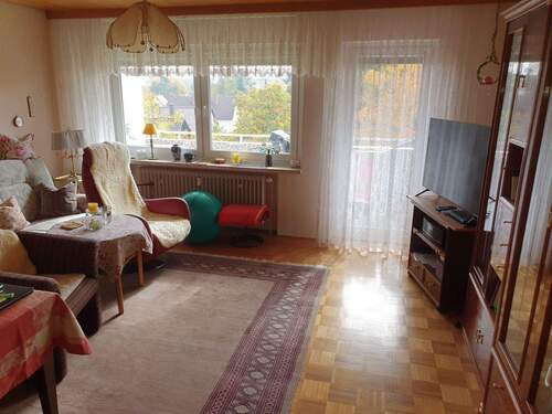 Wohnen mit Loggia. - 3 Zimmer Etagenwohnung in Waldkraiburg