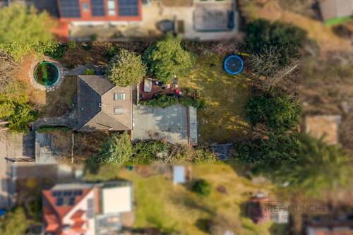 Großzügiges Grundstück - Mehrfamilienhaus, Wohnhaus mit 213,60 m&sup2; in Haar zum Kaufen