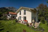 Garten mit Bergblick - Modernes A+ Einfamilienhaus in ruhiger Lage von Karlstein