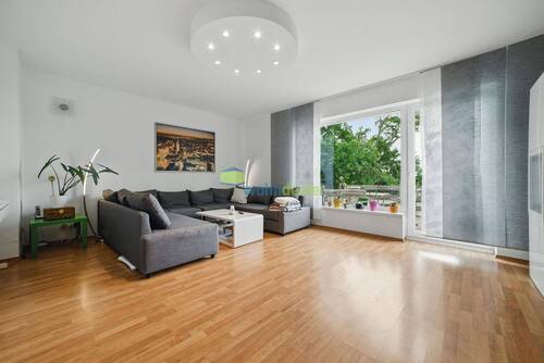 Wohnraum mit Terrassenzugang - 