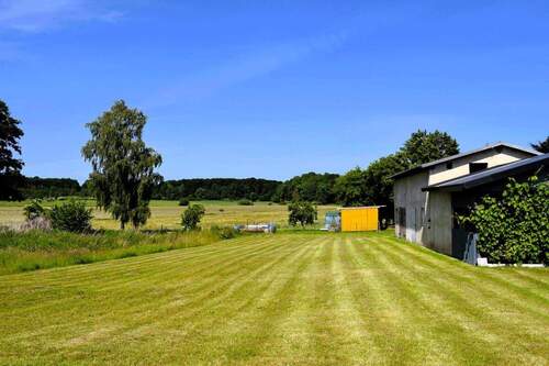 Blick über Grundstück - 