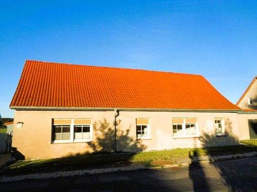 Wohnen bei Teterow - 9 Zimmer Einfamilienhaus zum Kaufen in Groß Roge