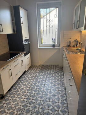 Einbauküche mit Induktionsfeld - 