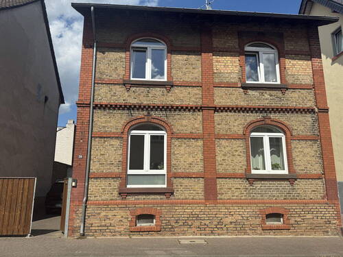 Strassenansicht - Einfamilienhaus mit 130,00 m&sup2; in Kriftel zum Kaufen