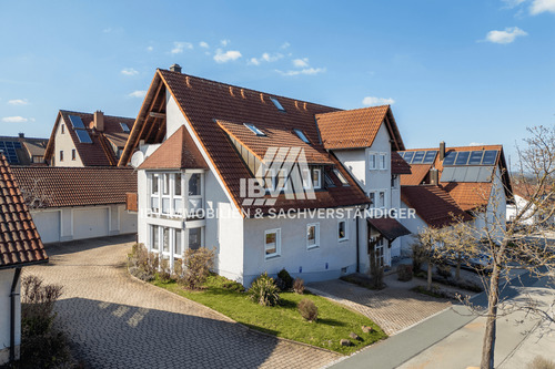 Titel - Helle 2,5-Zimmer Wohnung mit Garage in Edelsfeld - sofort bezugsbereit