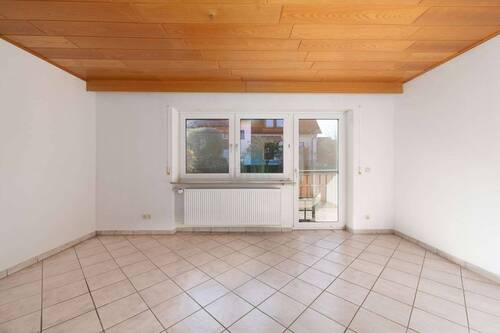 Wohnzimmer - 2 Zimmer Etagenwohnung in Edelsfeld