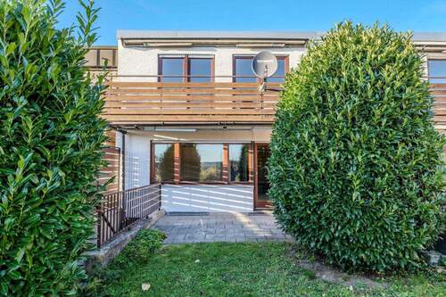 Südansicht - Split-Level-RMH mit unverbaubarer Aussicht