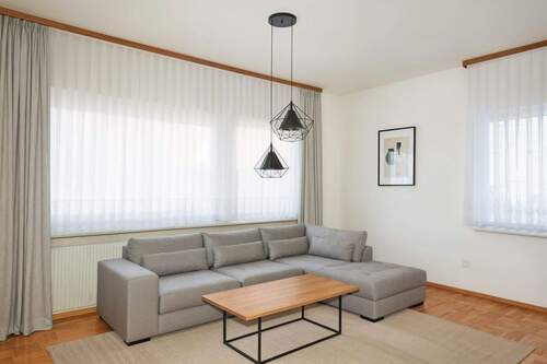 virtuelles Einrichtungsbeispiel - (KI generiert) - 