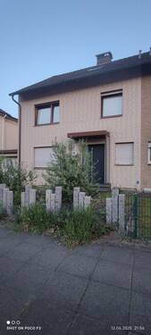 Eingang Am Pfarracker 69 - modernisierte Doppelhaushälfte in Bi-Schildesche