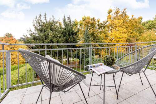 Balkon OG mit Blick in den Garten - 
