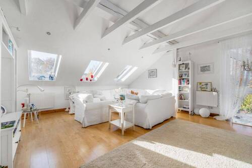 helles Zimmer im Dg - 