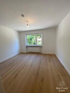 Schlafzimmer 1 - 3 Zimmer Etagenwohnung zum Kaufen in München