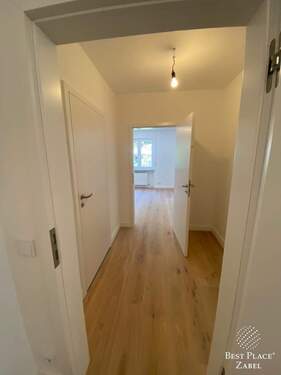 Diele - Etagenwohnung mit 93,40 m&sup2; in München zum Kaufen