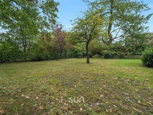 Großzügiger Garten für Freizeit und Erholung! - 