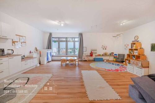 Blick zur Terrasse Innenhof - Gewerbeobjekt (Büro, Produktion, Verkauf) in München zum Kaufen