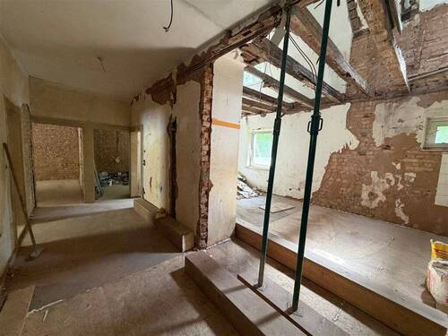 Flur 1 EG - 6 Zimmer Doppelhaushälfte in Elmstein