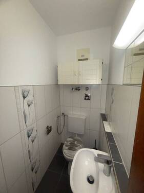 Gäste WC - 3 Zimmer Etagenwohnung in Würzburg