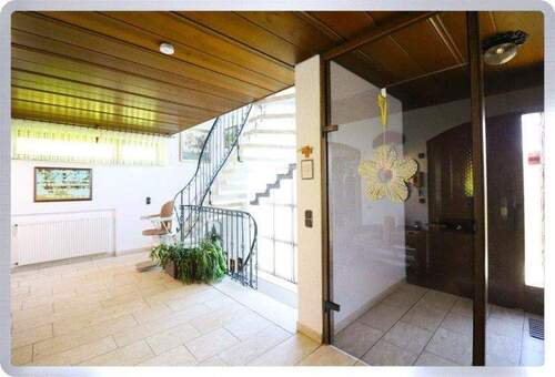 Eingangsbereich - Einfamilienhaus mit 202,00 m² in Rodgau zum Kaufen