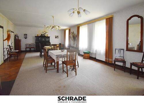 ...großer Saal im Obergeschoss mit Hofblick - 