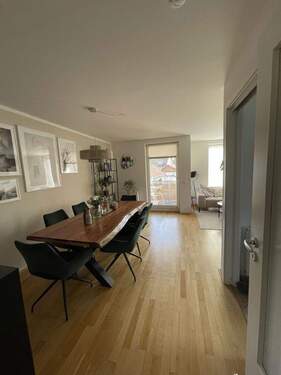 Wohnzimmer - 3 Zimmer Etagenwohnung in München