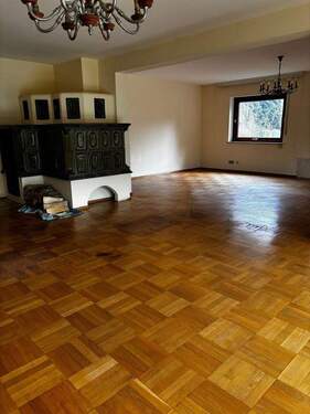 Wonzimmer mit Kachelofen - 