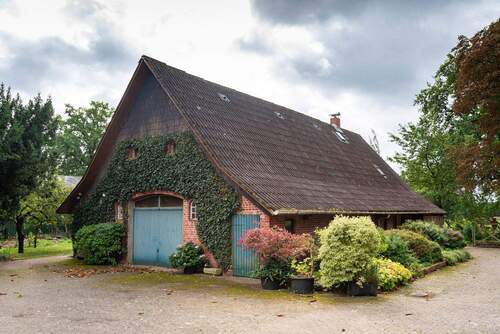 Straßenansicht mit Garage - Bauernhaus, Landhaus mit 190,00 m² in Brockel zum Kaufen