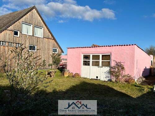 Garage - Bauernhaus, Landhaus mit 320,00 m² in Hohenmocker zum Kaufen