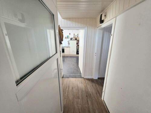 Eingangsflur - 6 Zimmer Einfamilienhaus in Nieste