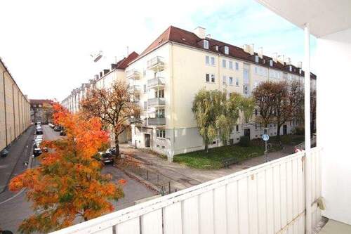 Loggia - 4 Zimmer Etagenwohnung in München