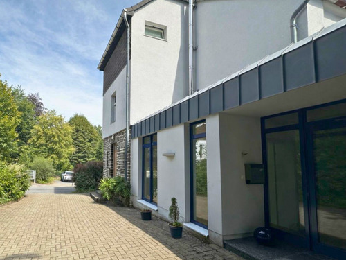 Hauseingang - 6 Zimmer Doppelhaushälfte zur Miete in Neuenrade