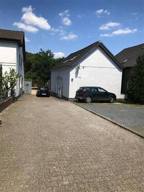 Zufahrt zur Liegenschaft 2 - 1 Zimmer Einfamilienhaus zum Kaufen in Schwalmtal