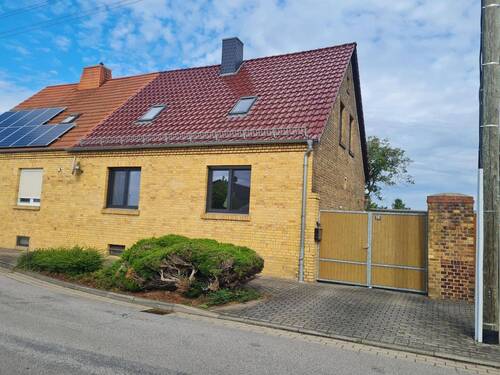 Straßenansicht - Doppelhaushälfte in Sandersdorf-Brehna, OT Ramsin