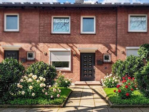 Außenansicht Vision - Top gepflegtes Reihenmittelhaus in ruhiger, grüner Lage von Alt-Osdorf