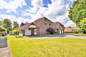 Außenansicht - 8 Zimmer Mehrfamilienhaus, Wohnhaus zum Kaufen in Friedeburg