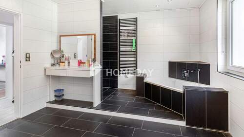 1. OG Badezimmer 2 - 