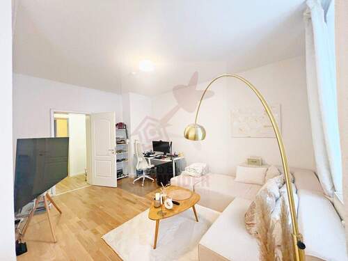 Wohnzimmer II - Etagenwohnung mit 61,50 m&sup2; in München zum Kaufen