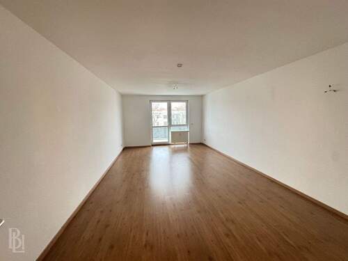 Wohnzimmer - 2 Zimmer Etagenwohnung zum Kaufen in Berlin