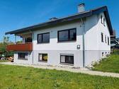 Aussenansicht - Familienfreundliches 3-Parteienhaus in sonniger und ruhiger Lage