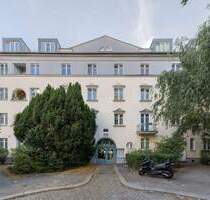 BEZUGSFREIE 1-ZIMMER-WOHNUNG MIT ALTBAUFLAIR IN BERLIN