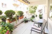 Balkon - Urban Wohnen in zentraler Lage: 4 Zi-WHG mit großen Balkon und TG-Stellplatz